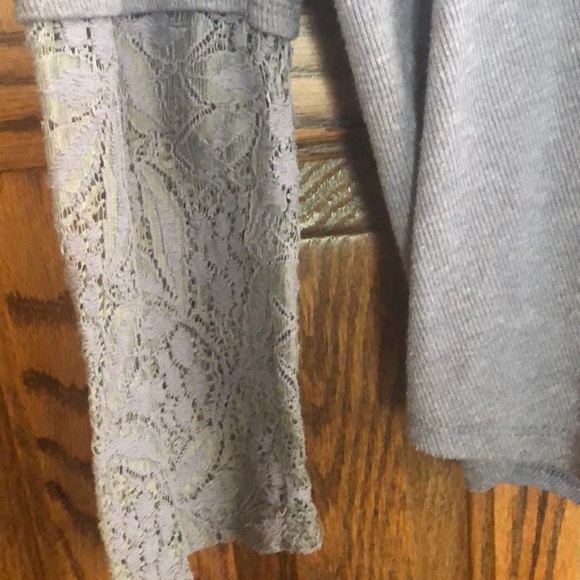 Top - Picture 1 of 2